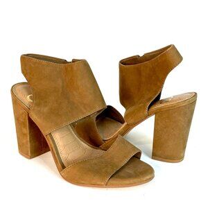 Brand New Gianni Bini Tan Suede Take Cover Ankle Strap Chunky Camel Heels Size 8